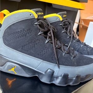 Nike Air Jordan 9 Retro Dark Charcoal University Gold Size 9.5 CT8019-070